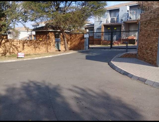 3 BEDROOM APARTMENT FOR SALE IN GROBLERPARK EXT